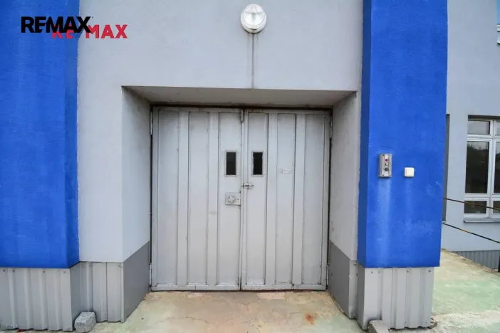 Pronájem výrobních prostor, Černožice, Sehnoutkova, 1422 m2