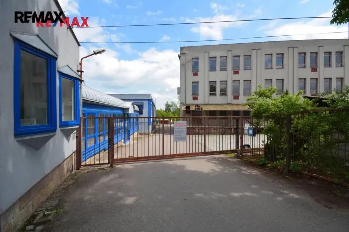 Pronájem výrobních prostor, Černožice, Sehnoutkova, 1422 m2