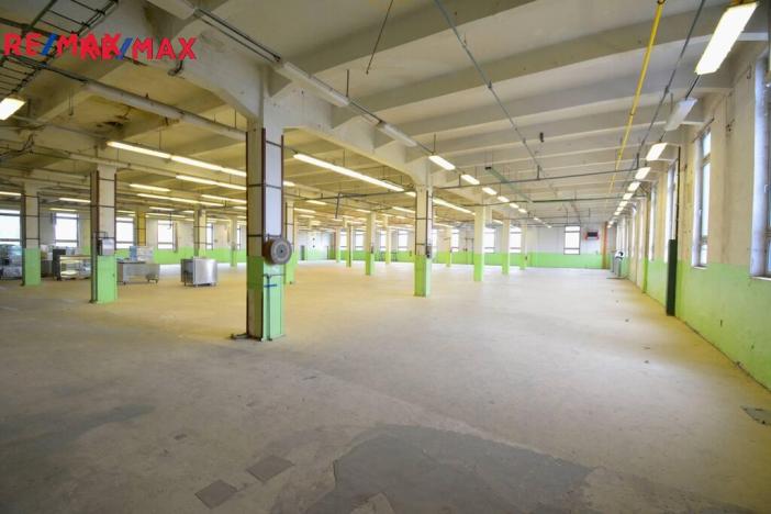 Pronájem skladu, Černožice, Sehnoutkova, 2756 m2