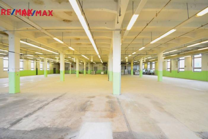 Pronájem skladu, Černožice, Sehnoutkova, 2756 m2