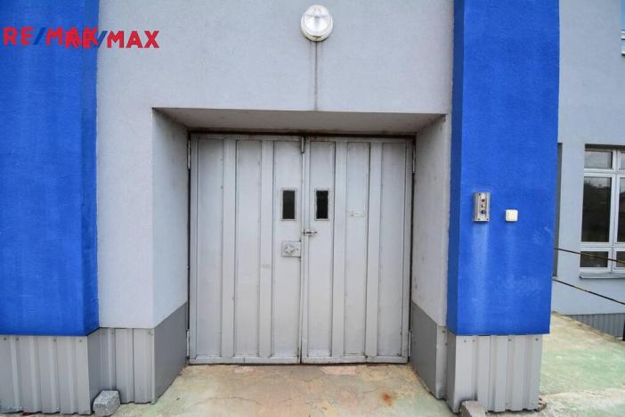 Pronájem skladu, Černožice, Sehnoutkova, 2756 m2