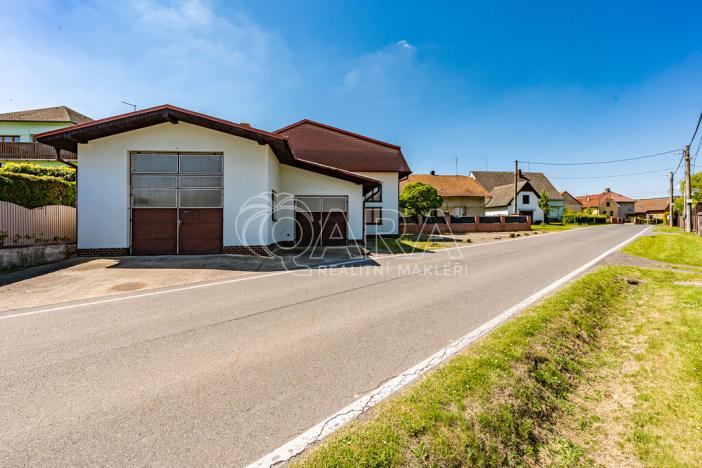 Prodej rodinného domu, Bzová, 230 m2