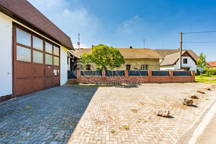 Prodej rodinného domu, Bzová, 230 m2