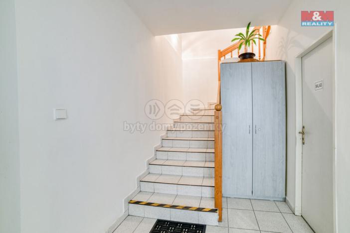 Pronájem obchodního prostoru, Mariánské Lázně, Hlavní třída, 69 m2