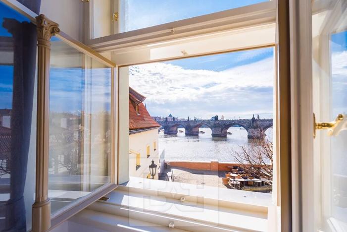 Pronájem bytu 1+kk, Praha - Malá Strana, Cihelná, 47 m2