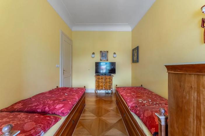 Pronájem bytu 3+1, Praha - Malá Strana, U lužického semináře, 111 m2