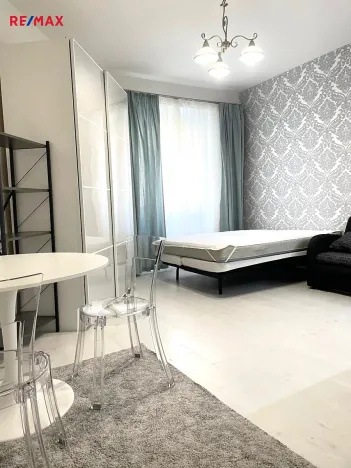 Pronájem bytu 1+kk, Praha - Michle, U plynárny, 30 m2