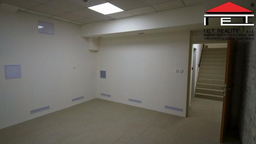 Pronájem skladu, Frýdek-Místek - Frýdek, Nádražní, 160 m2