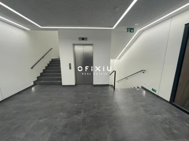 Pronájem kanceláře, Brno - Lesná, Okružní, 275 m2