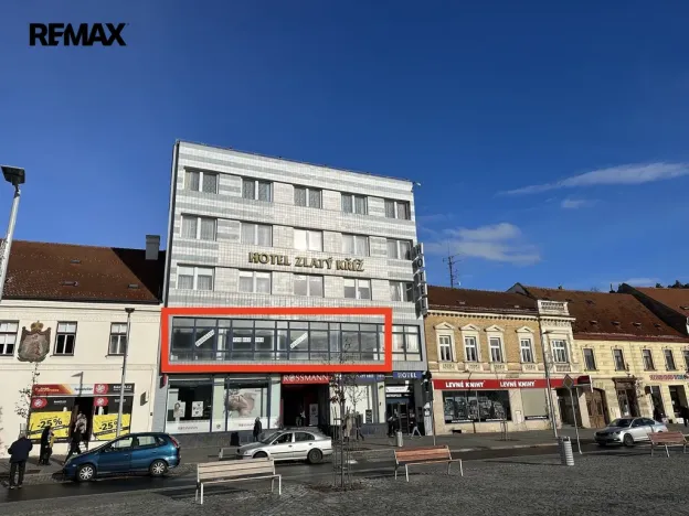 Pronájem obchodního prostoru, Třebíč - Vnitřní Město, Karlovo nám., 219 m2
