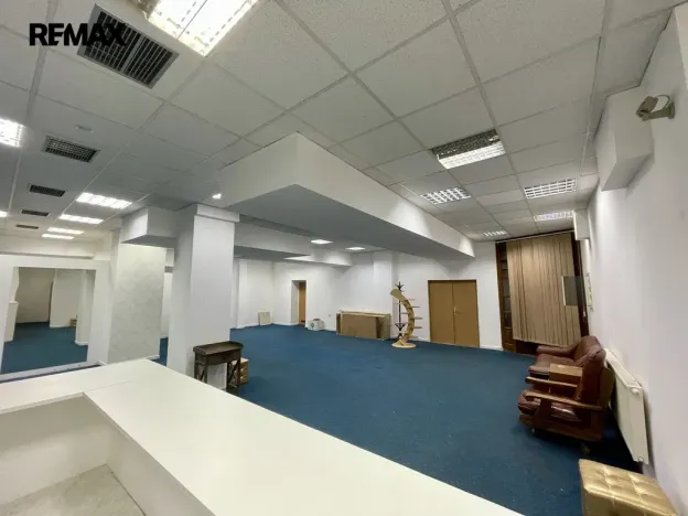 Pronájem obchodního prostoru, Třebíč - Vnitřní Město, Karlovo nám., 219 m2