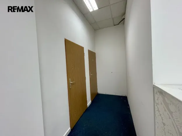 Pronájem obchodního prostoru, Třebíč - Vnitřní Město, Karlovo nám., 219 m2