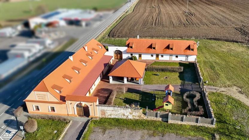 Prodej ubytování, Milíčovice, 586 m2