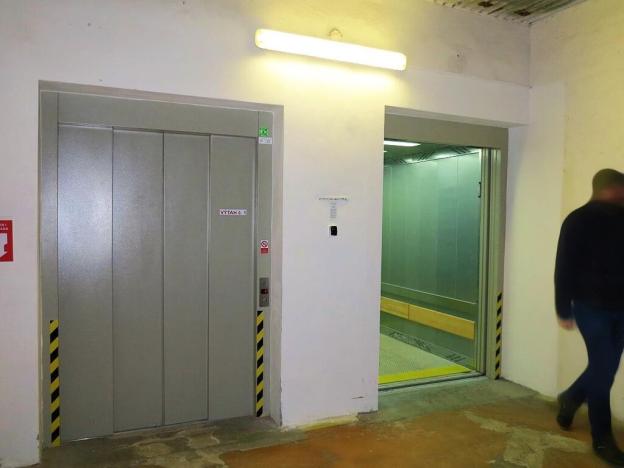 Pronájem skladu, Praha - Horní Počernice, Ve žlíbku, 100 m2