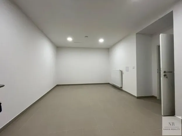 Pronájem obchodního prostoru, Karlovy Vary, Sadová, 87 m2