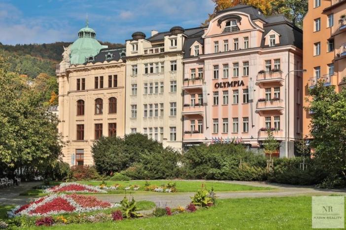 Pronájem obchodního prostoru, Karlovy Vary, Divadelní náměstí, 200 m2