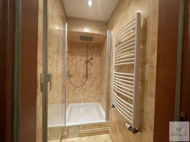 Pronájem obchodního prostoru, Karlovy Vary, Divadelní náměstí, 200 m2