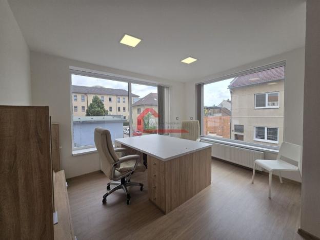 Pronájem kanceláře, Hodonín, Kolískova, 34 m2