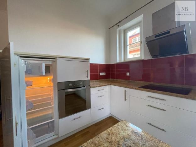 Prodej vily, Karlovy Vary, Myslbekova, 318 m2