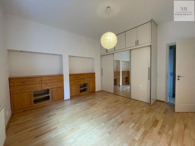 Prodej vily, Karlovy Vary, Myslbekova, 318 m2