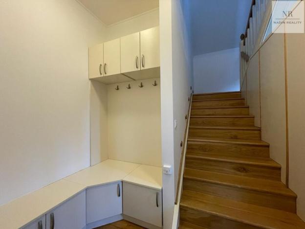 Prodej vily, Karlovy Vary, Myslbekova, 318 m2