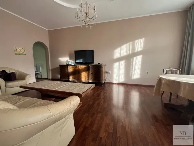 Prodej bytu 4+1, Karlovy Vary, Bulharská, 125 m2