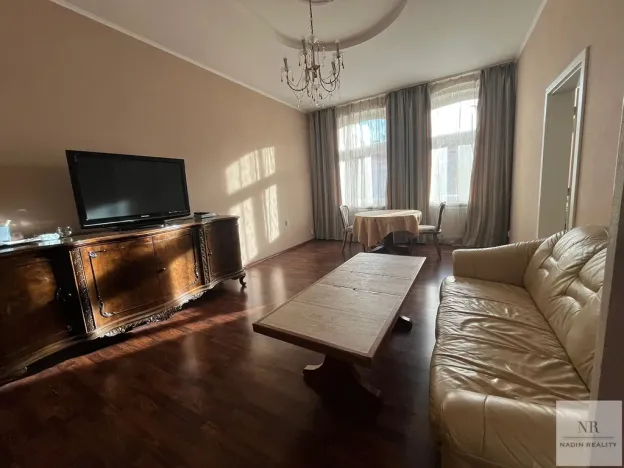 Prodej bytu 4+1, Karlovy Vary, Bulharská, 125 m2