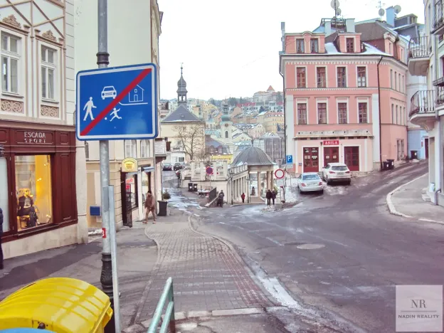 Pronájem obchodního prostoru, Karlovy Vary, Zámecký vrch, 153 m2
