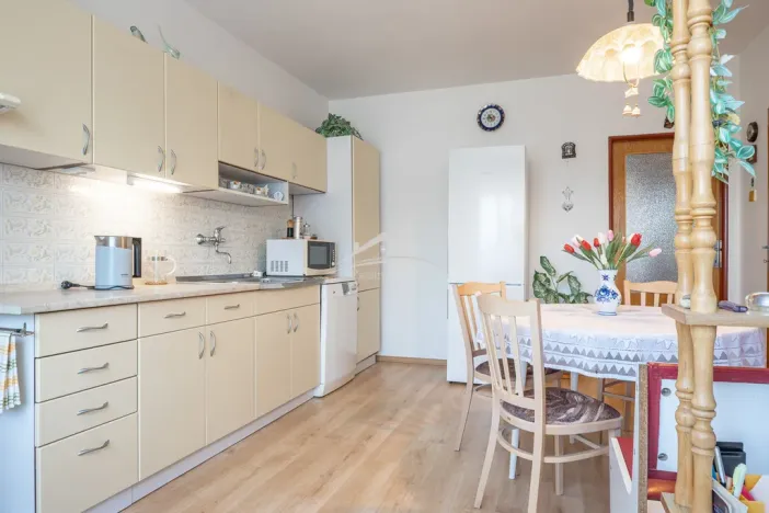 Prodej rodinného domu, Kostelec, 330 m2