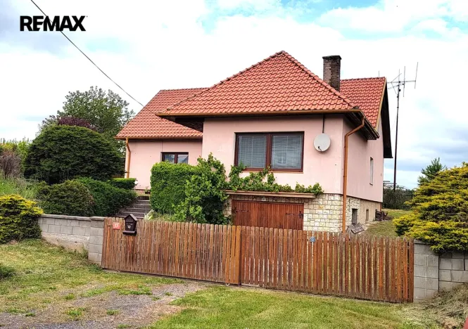 Prodej rodinného domu, Petrohrad, 151 m2
