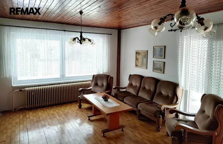 Prodej rodinného domu, Petrohrad, 151 m2