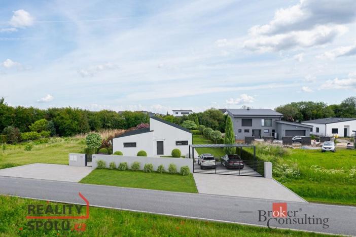 Prodej pozemku pro bydlení, Křenice, 1393 m2