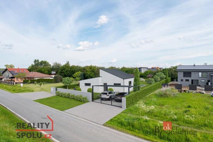 Prodej pozemku pro bydlení, Křenice, 1393 m2