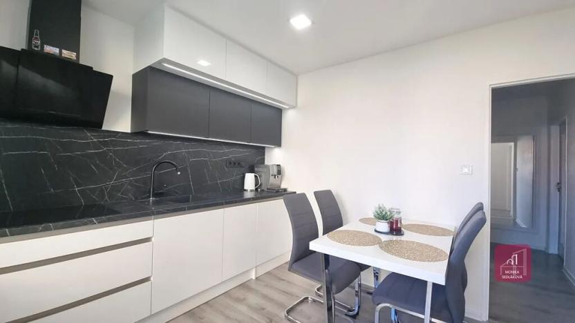 Prodej bytu 2+1, Mokrá-Horákov, 52 m2