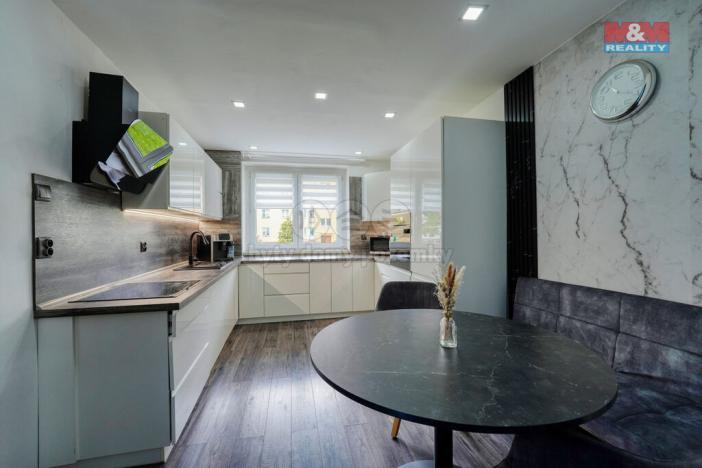 Prodej bytu 2+1, Ostrov, Šafaříkova, 55 m2