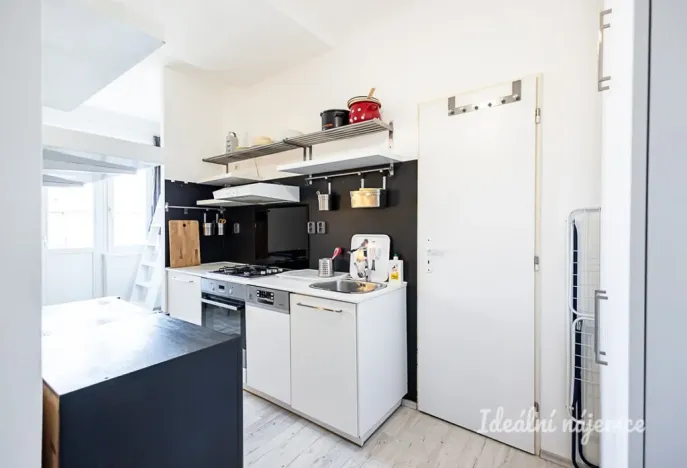 Pronájem bytu 1+kk, Praha - Žižkov, Biskupcova, 22 m2