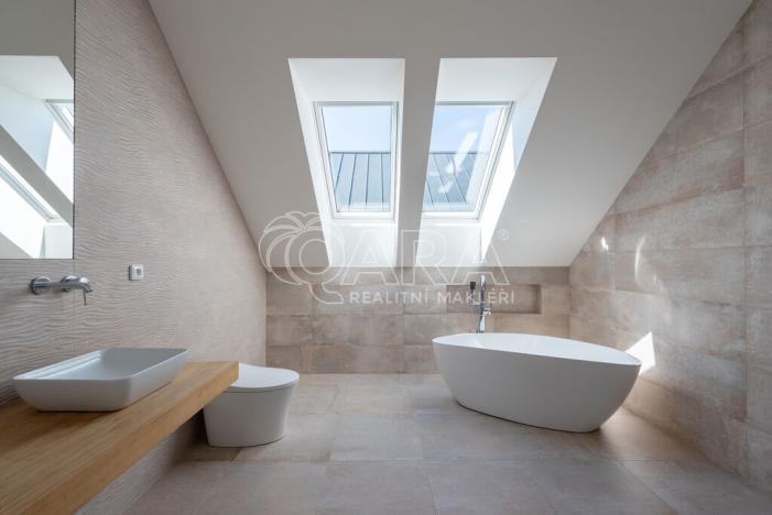 Prodej rodinného domu, Statenice, Nad Vinicí, 270 m2