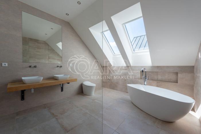 Prodej rodinného domu, Statenice, Nad Vinicí, 270 m2