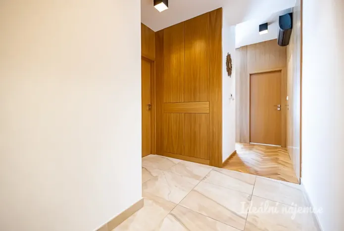 Pronájem bytu 2+kk, Praha - Michle, U plynárny, 58 m2