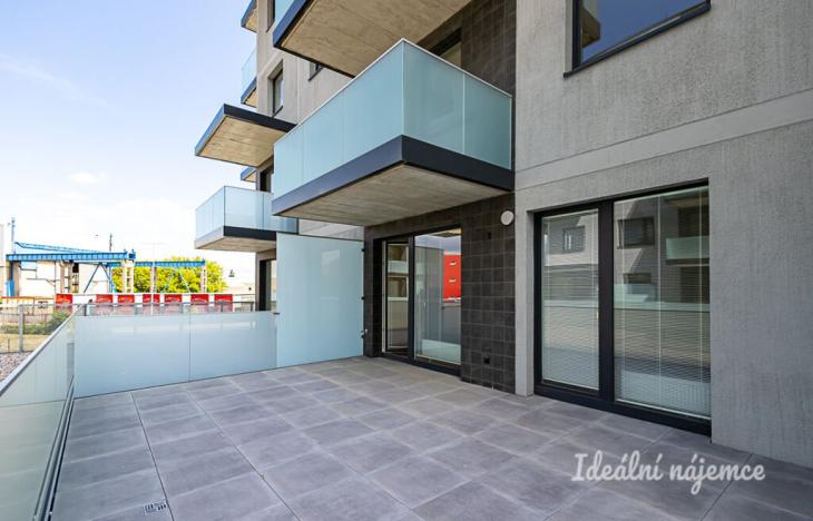 Pronájem bytu 2+kk, Praha - Vysočany, Čakovická, 43 m2