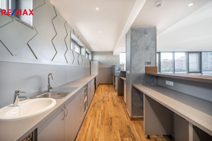 Prodej komerční nemovitosti, Karlovy Vary, 1967 m2