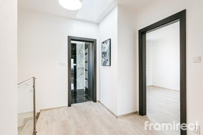 Prodej rodinného domu, Holubice, 179 m2