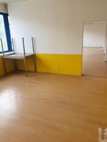 Pronájem komerční nemovitosti, Korozluky, 400 m2