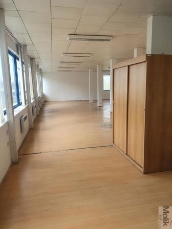 Pronájem komerční nemovitosti, Korozluky, 400 m2