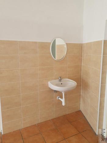 Pronájem komerční nemovitosti, Korozluky, 400 m2