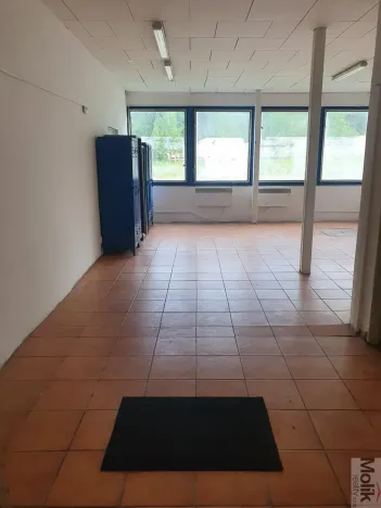Pronájem komerční nemovitosti, Korozluky, 400 m2