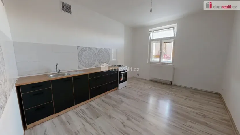 Pronájem bytu 2+1, Opava - Město, Dolní náměstí, 76 m2