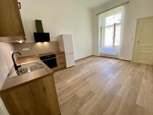 Pronájem bytu 2+1, Praha - Vinohrady, Korunní, 80 m2