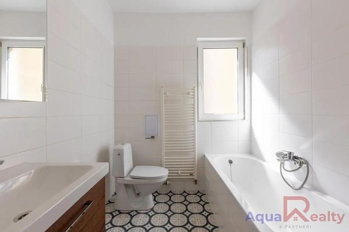 Prodej podílu bytu 2+1, Karlovy Vary, 5. května, 59 m2