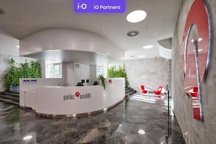 Pronájem kanceláře, Praha - Smíchov, Plzeňská, 1121 m2